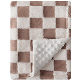 FIGEPO soft black-and-white blanket close-up showing plush texture and cozy warmth.