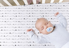FIGEPO star moon print close-up highlights neutral unisex design for nursery décor