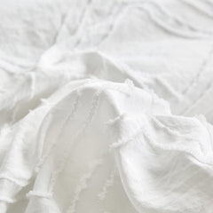 Flysheep fitted sheet secures snug fit on standard toddler bed for easy changes