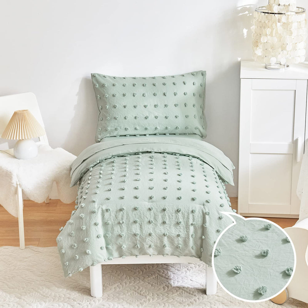 Flysheep tufted dots toddler comforter shows cozy warmth for restful nights
