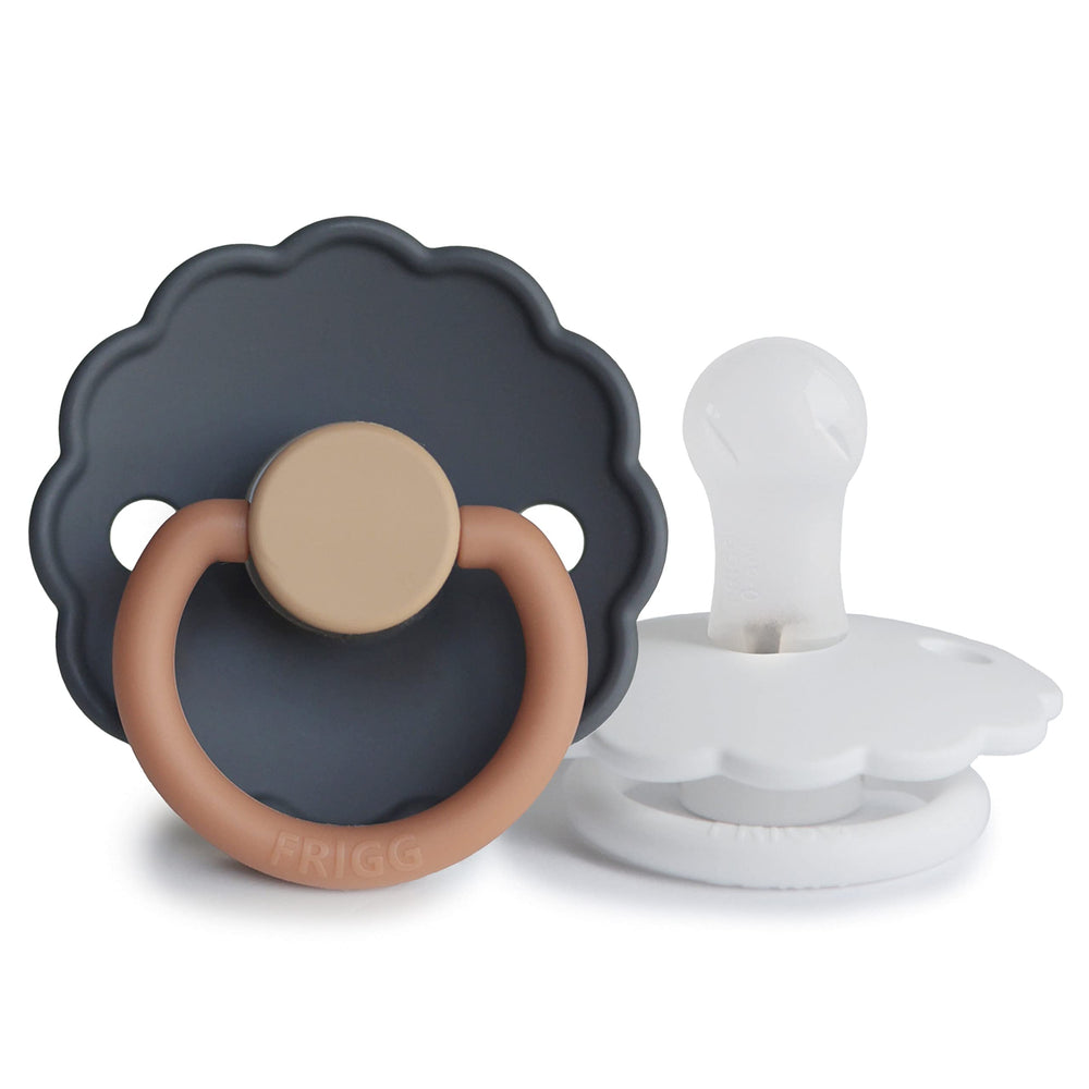 FRIGG Daisy SilkySoft nipple close-up shows gentle silicone comfort