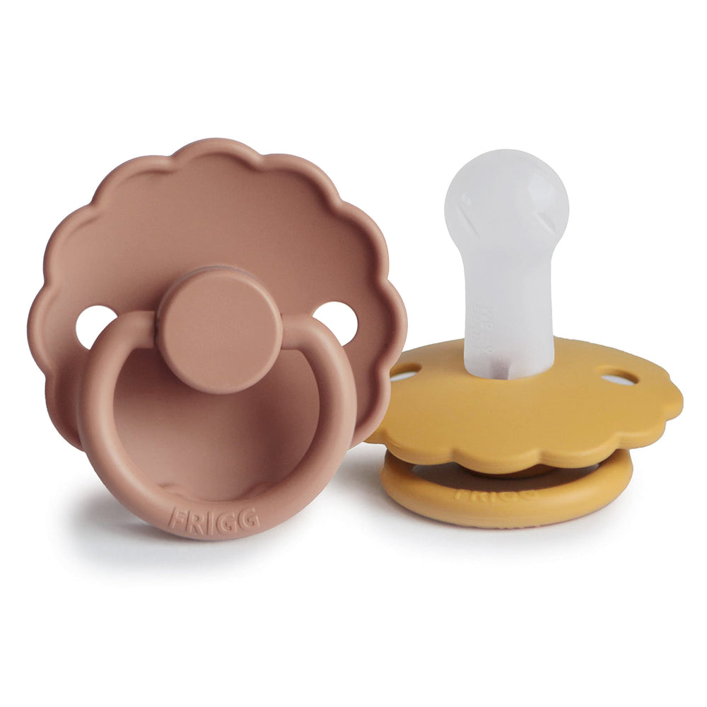 FRIGG Daisy SilkySoft nipple close-up shows silky silicone comfort for baby.