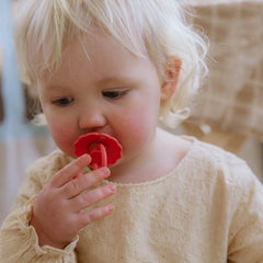 FRIGG SilkySoft pacifier BPA-free for safer use.
