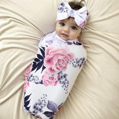 Galabloomer newborn swaddle blanket 80 cm close-up reveals breathable lightweight fabric for warmer months.