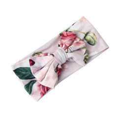 Galabloomer Nostalgia Rose pattern on one side highlights stylish contrast.