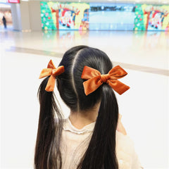 Gebelle vintage velvet bow clip detail 5-inch for bold, cute party looks
