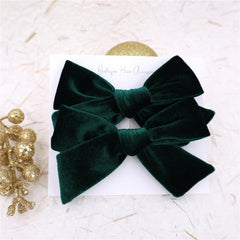 Gebelle Vintage Velvet Bow Green back view highlights neat stitching.