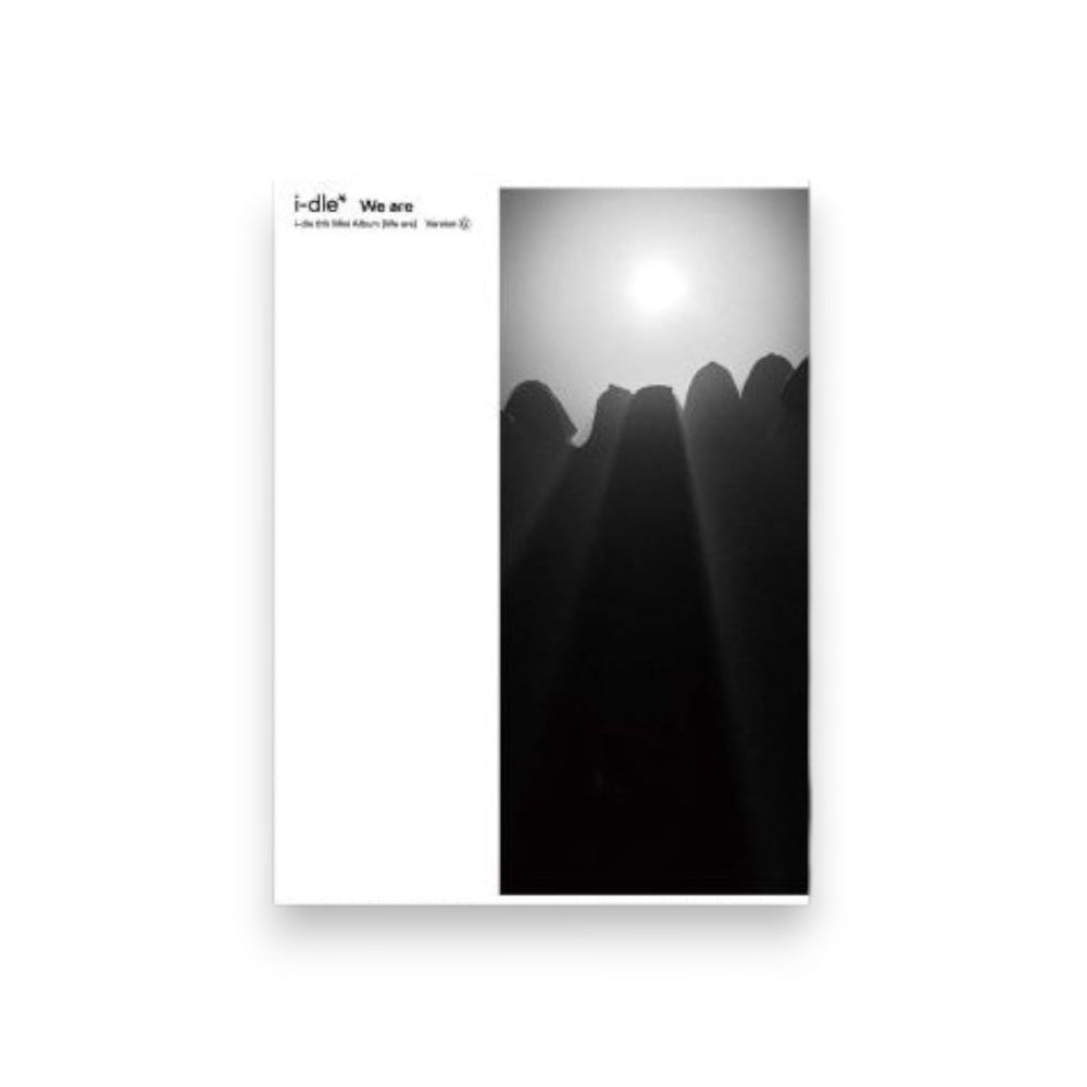 Generic i-dle photobook packaging for display and gifting