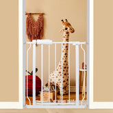 Ghthes Felle narrow baby gate double-lock handle enables one-handed operation for parents.