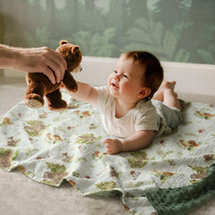 GLLQUEN BABY Forest Stories close-up reveals 3D arms design offering a soothing tactile cue