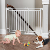 GROWNSY baby gate at stairs-no-bottom-bar design for safe stair passage.