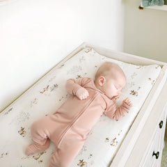 GRSSDER universal fit on changing pad demonstrates secure elastic edge for quick changes