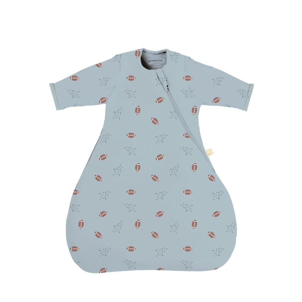 GUNAMUNA long-sleeve transitional swaddle with WONDERZiP enables quick diaper changes while keeping baby cozy.