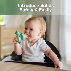 Haakaa Clover teether texture close-up highlighting textured leaves for teething comfort.