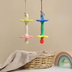 HALAA VAUVA soft silicone handle promotes comfortable grasp for babies.