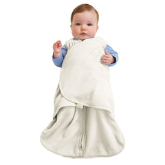HALO hip-healthy design supports natural movement and hip development.