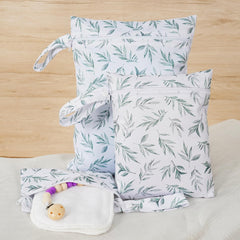 Happy Flute wet bag three-set stroller-hang enables on-the-go access.