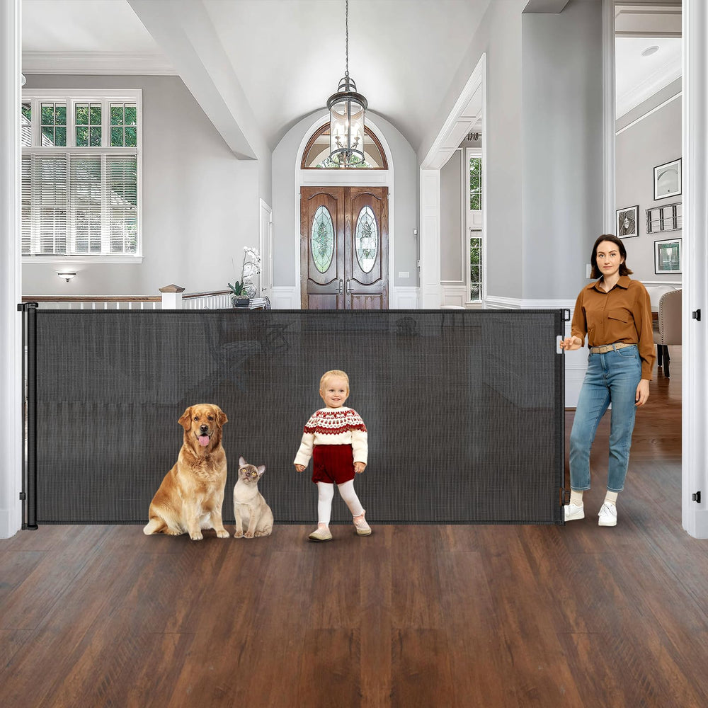 HEELALBABY 48x145 retractable gate close-up showing no bottom bar for easy passage
