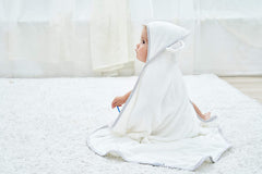 HIPHOP PANDA baby towel wrapped after bath demonstrates quick-dry, warm comfort