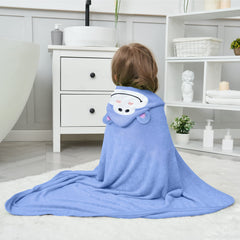 HIPHOP PANDA 30x30 towel laid flat—soft, absorbent bath essential.