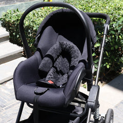 HNHUAMING machine washable headrest being cleaned for easy maintenance.