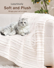 HOMRITAR 30x40 inch blanket layout demonstrates easy wrapping for sleep and travel.