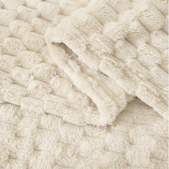 HOMRITAR baby blanket turtle-shell pattern decorates the nursery with style.