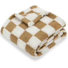 HOMRITAR super-soft baby blanket with checkered front keeps baby cozy and stylish.