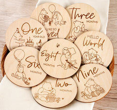 HOUISM Winnie milestone disc front with Hello World sign for timeless baby photos.