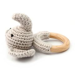 Joliecraft gray elephant teether with beech wood ring for safe teething exploration.