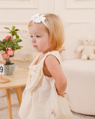 Jollybows baby headbands elastic-band closeup demonstrates gentle stretch for comfortable daily wear.
