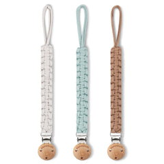 Kapihouse Pacifier Clip close-up with wooden clip and secure hold.