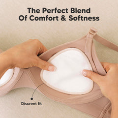 KeaBabies nursing-pads-wet-bag keeps used pads secure and your bag dry on the go.