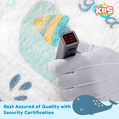 KIIS Ocean bib uses adhesive tabs for a secure fit on active babies.