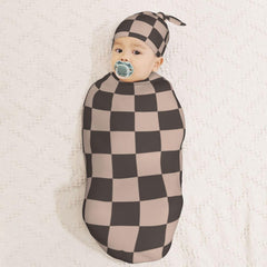 KiuLoam swaddle cocoon design close-up shows secure sleep aid and comfort