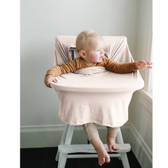 Konssy infinity opening enables fast, hands-free access for feeding on the go.