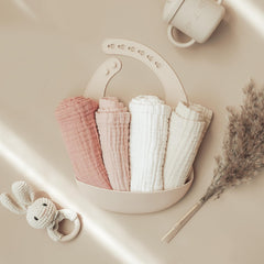 Konssy colorful muslin washcloths display vibrant colors for bright bath routines.