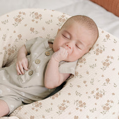 Konssy machine-washable material keeps the cover fresh between uses.