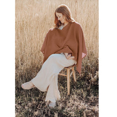 Konssy Muslin Nursing Cover car-seat-cover use-case provides privacy while traveling.