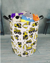 KUNRO laundry basket with sturdy handles for easy lifting.