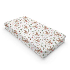 KuphiL10C winter leaves pattern nursery cover supports quick-drying and tidy diaper routines.