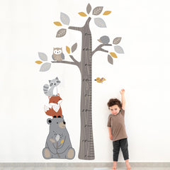 Lambs & Ivy growth chart decals kit includes 28 pre-cut pieces for simple, mess-free application.