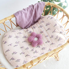 LifeTree breathable muslin texture helps regulate temperature during naps.