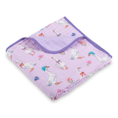 LollyBanks goose-print baby blanket with countryside motif for cozy nursery time