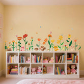 LOMILY Color Flowers large sheets brighten a girl's room for joyful play.