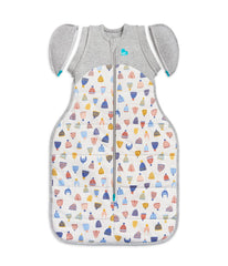 Love to Dream Swaddle Up Transition Bag warm closeup zipper enables quick changes and warmth.