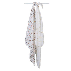 Lulujo Baby Swaddle 40x40-inch size provides generous swaddling space.