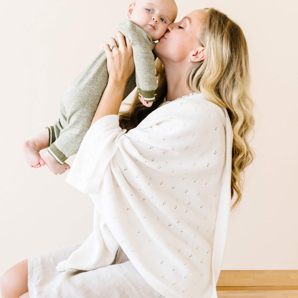 Makemake Organics newborn blanket ivory: ultra-soft organic cotton for cozy, gentle skin.