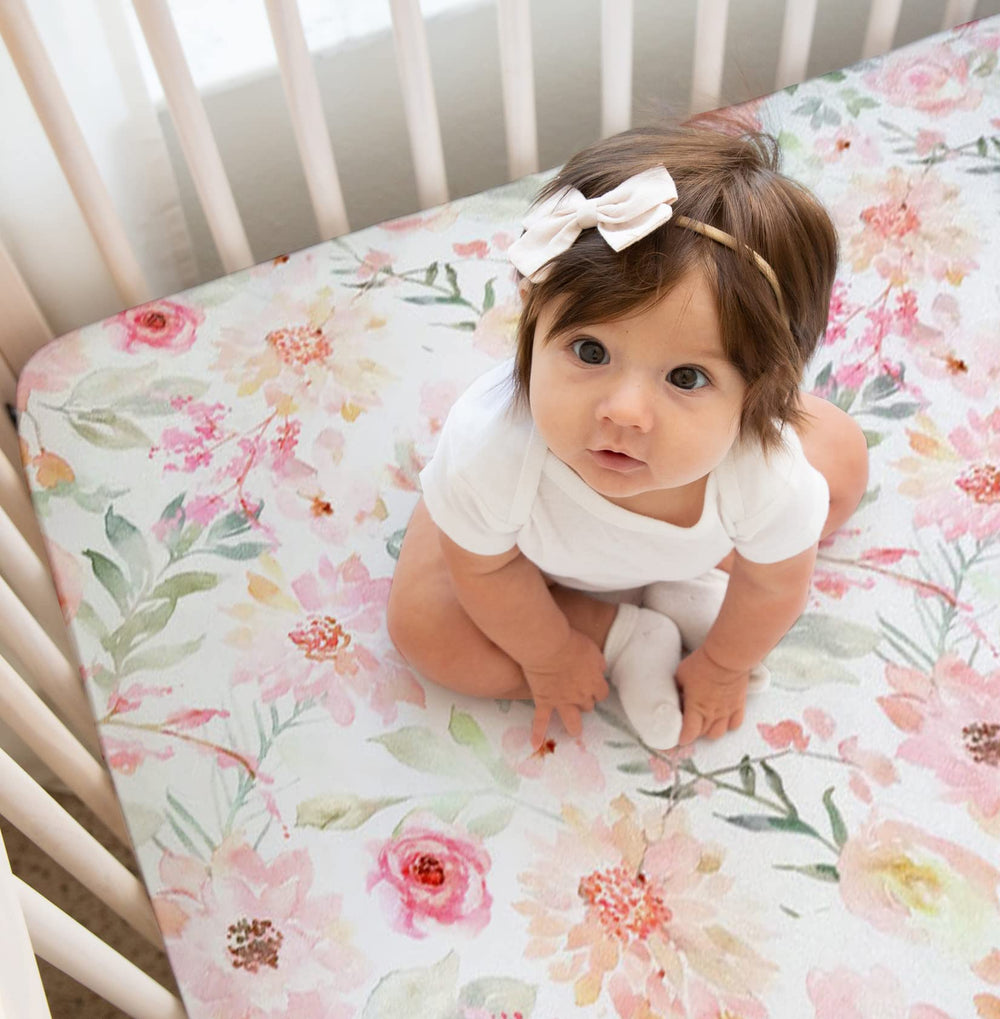 Max&So floral crib sheet pink bloom close-up showing soft texture for baby-friendly comfort.