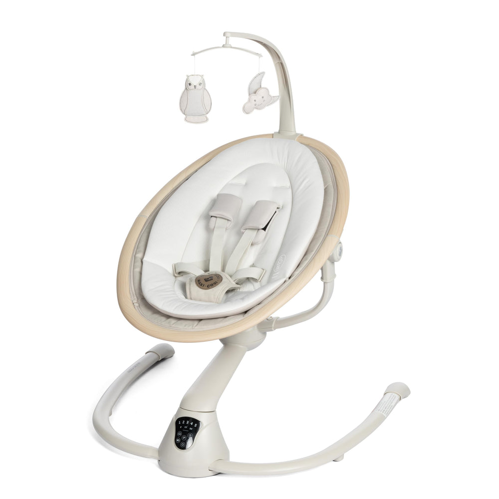 Maxi-Cosi Cassia swing 360° rotation for wide view and engagement